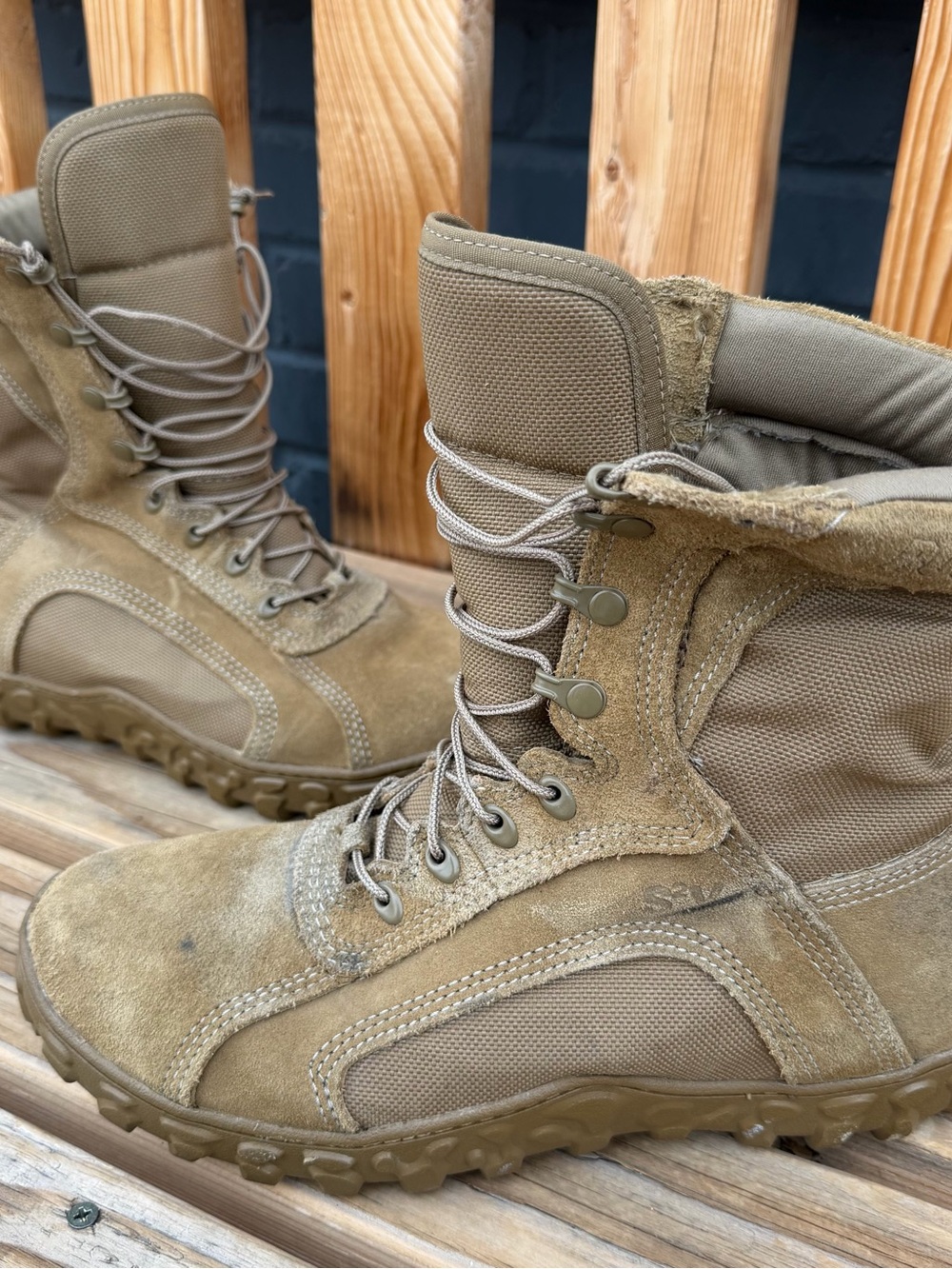 Rocky S2V men’s size 11.5D Tan Tactical Boots